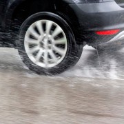 Aquaplaning nasse Straße