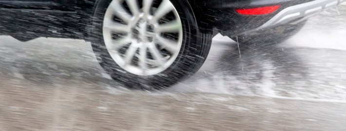 Aquaplaning nasse Straße