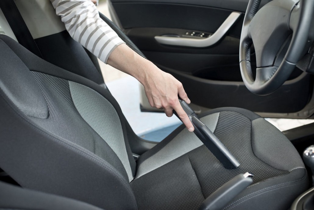 Autositze und Polster reinigen: Wie man es richtig macht