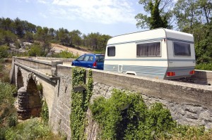 EU Fahrerlaubnis Wohnwagen Brücke