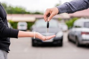 Autoverkauf Schlüsselübergabe