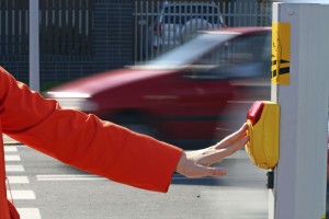 rote Ampel überfahren Fußgänger Ampeldrücker